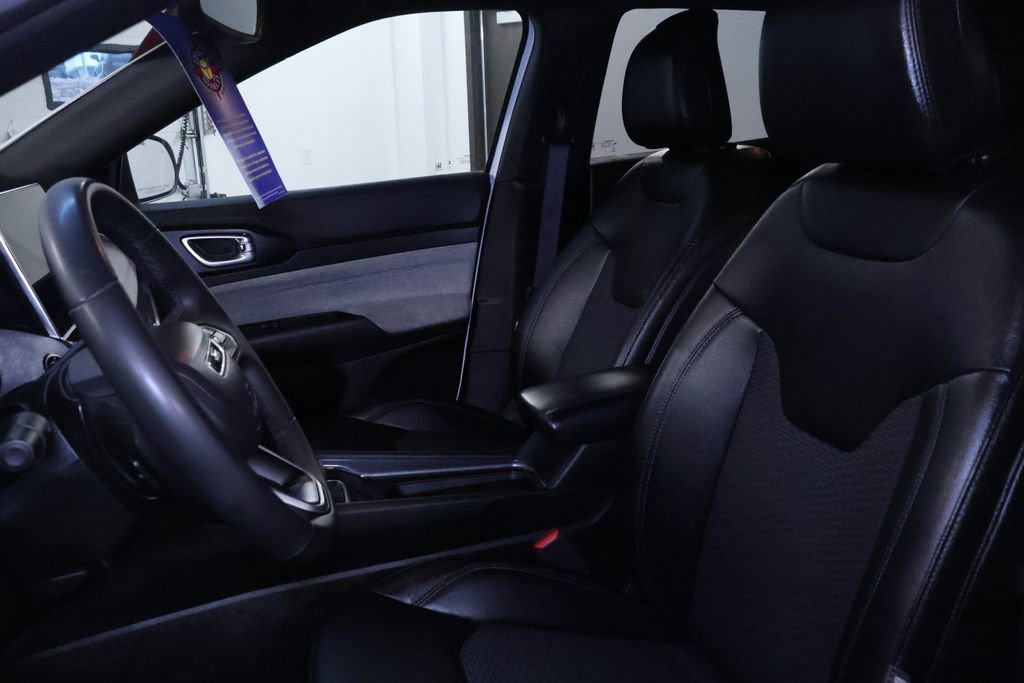 Used 2024 Jeep Compass Latitude image 15