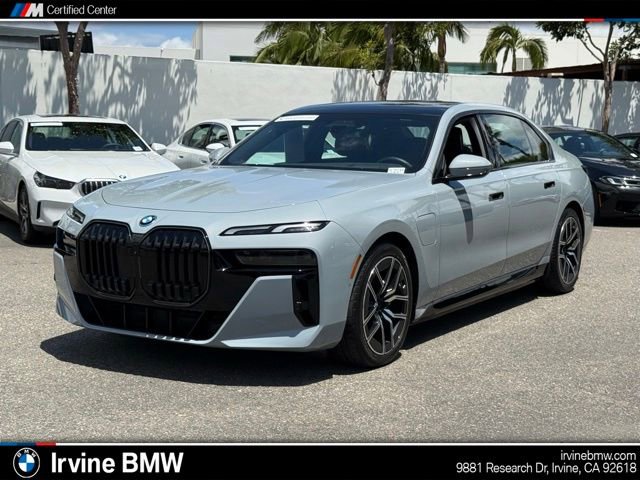Used 2026 BMW 750e xDrive AWD/4WD image 1