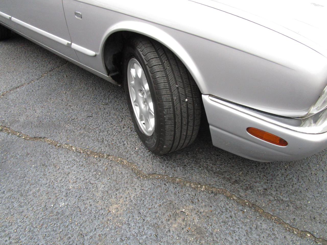Used 2001 Jaguar XJ8 image 28