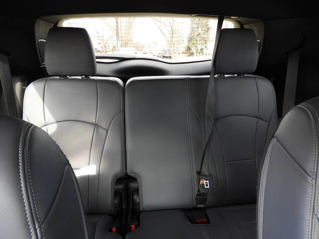Used 2022 Buick Enclave Essence w/ Experience Buick Package FWD image 39