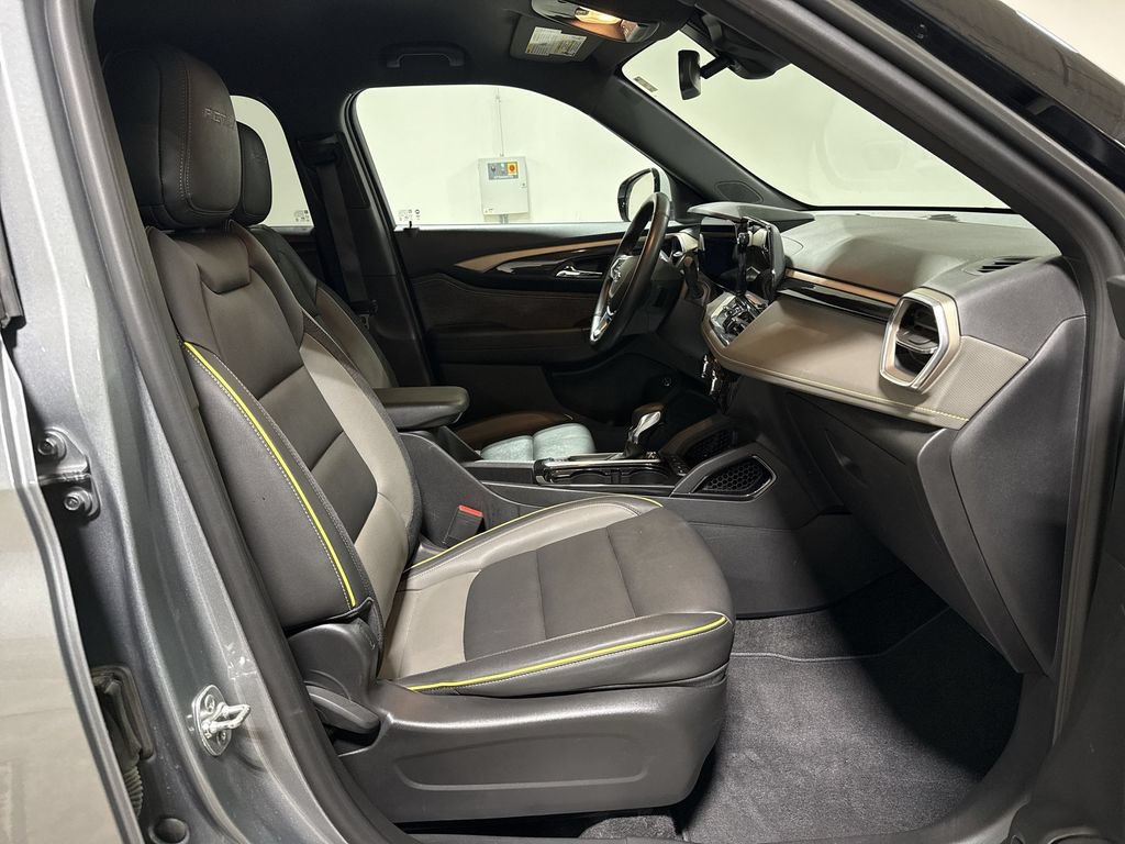 Used 2025 Chevrolet TrailBlazer ACTIV w/ Convenience Package AWD/4WD image 21
