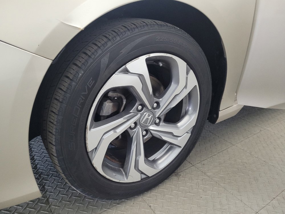 Used 2019 Honda Accord EX image 31
