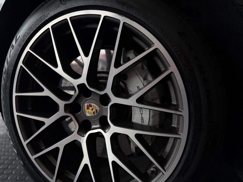 Used 2020 Porsche Macan Turbo image 20