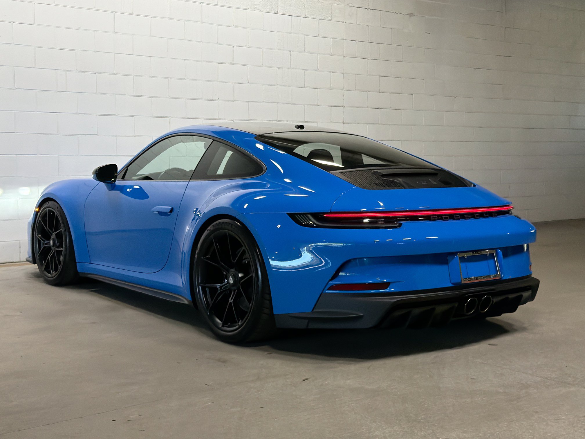 Certified 2023 Porsche 911 GT3 RWD image 3