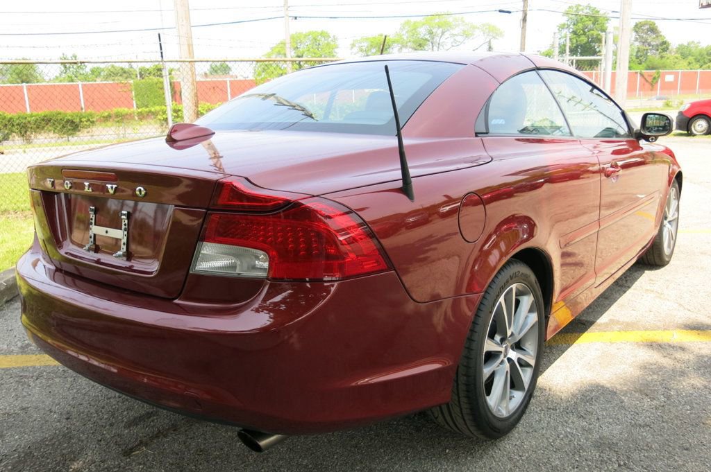 Used 2011 Volvo C70 T5 image 4