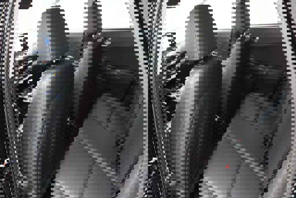 Used 2023 Hyundai Kona Limited image 10