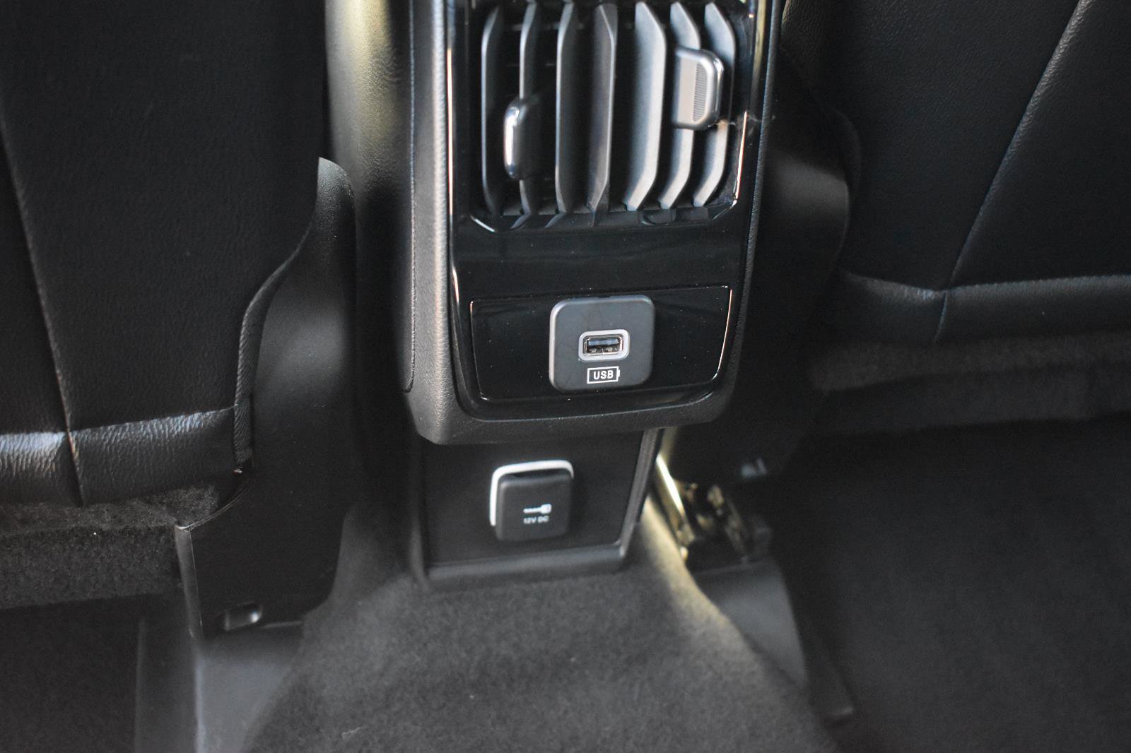 Used 2025 Jeep Compass Limited image 20