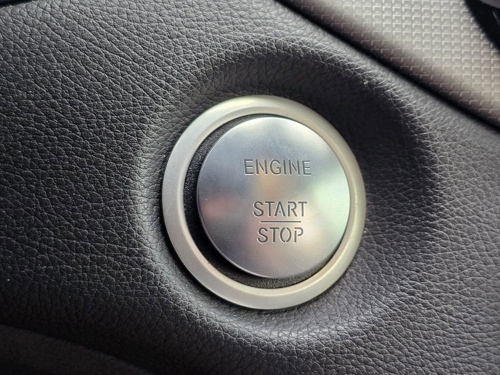 Used 2018 Mercedes-Benz GLA 250 4MATIC image 21