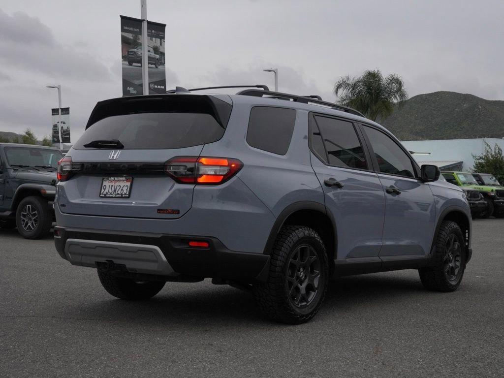 Used 2024 Honda Pilot TrailSport image 4