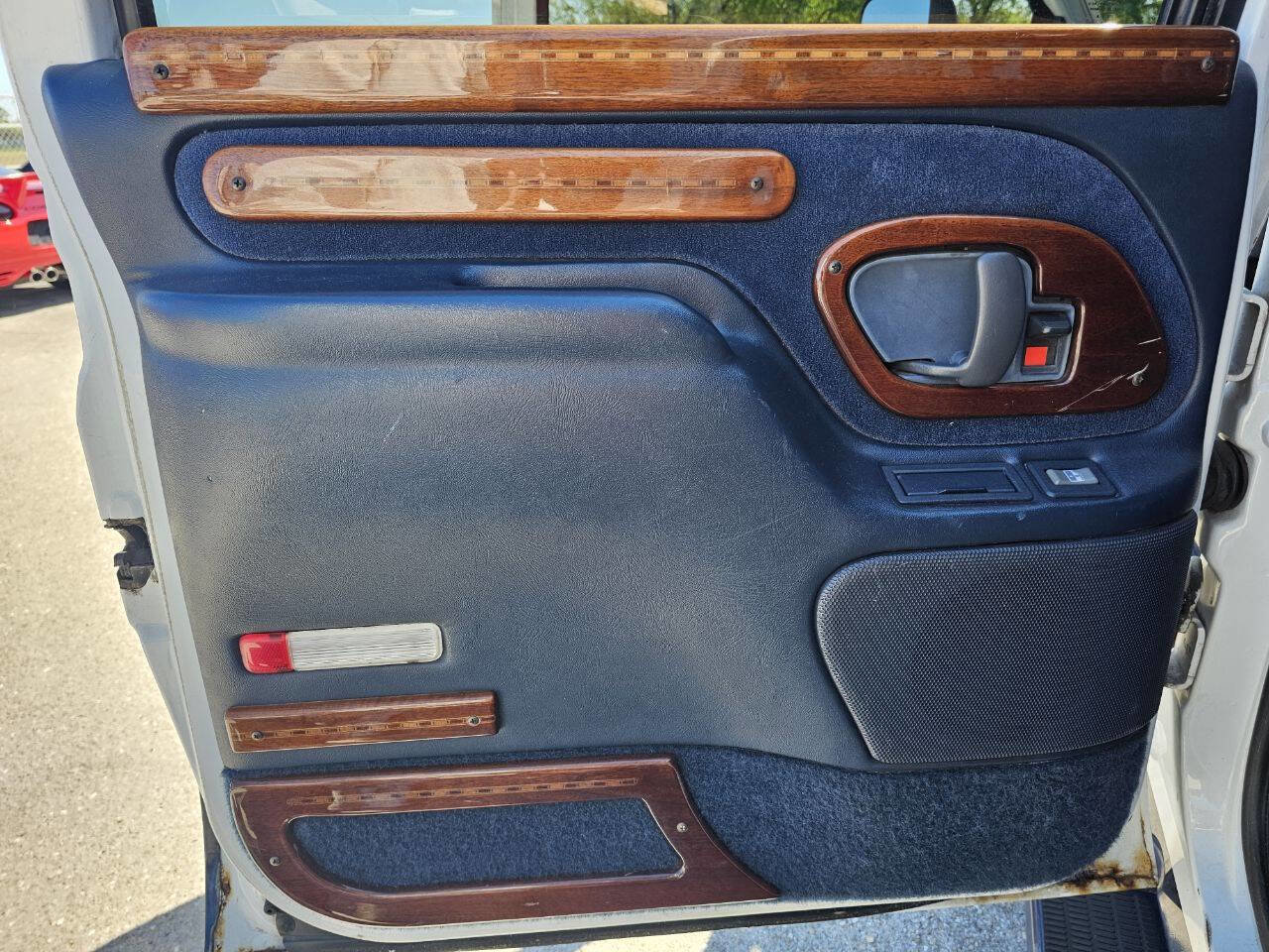 Used 1995 Chevrolet Suburban 4WD image 23