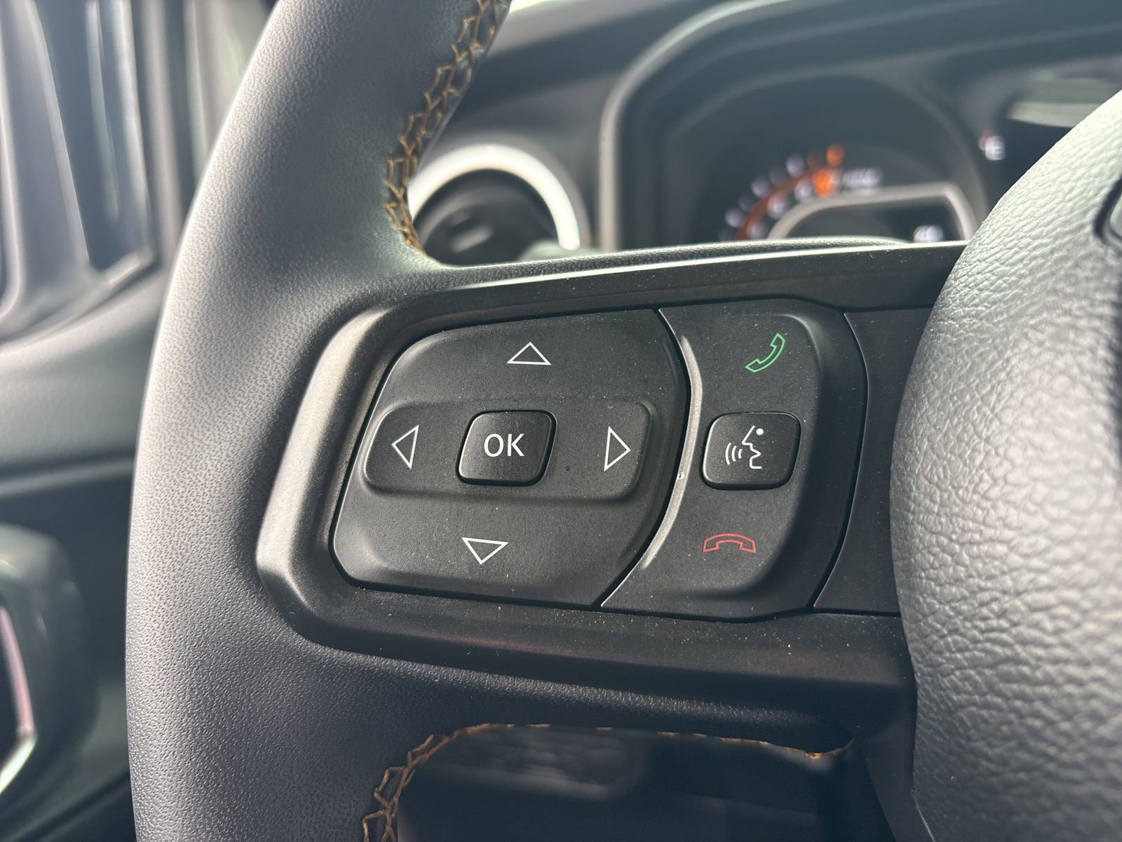 Used 2025 Jeep Gladiator Sport AWD/4WD image 26