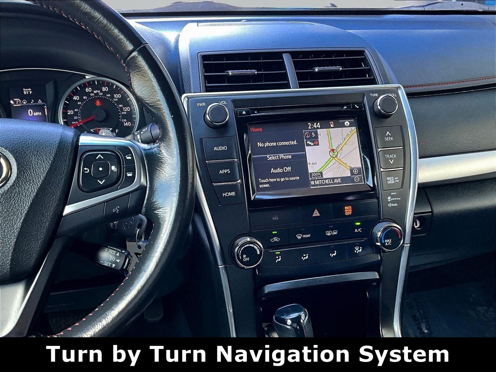 Used 2015 Toyota Camry SE w/ Moonroof Package FWD image 9