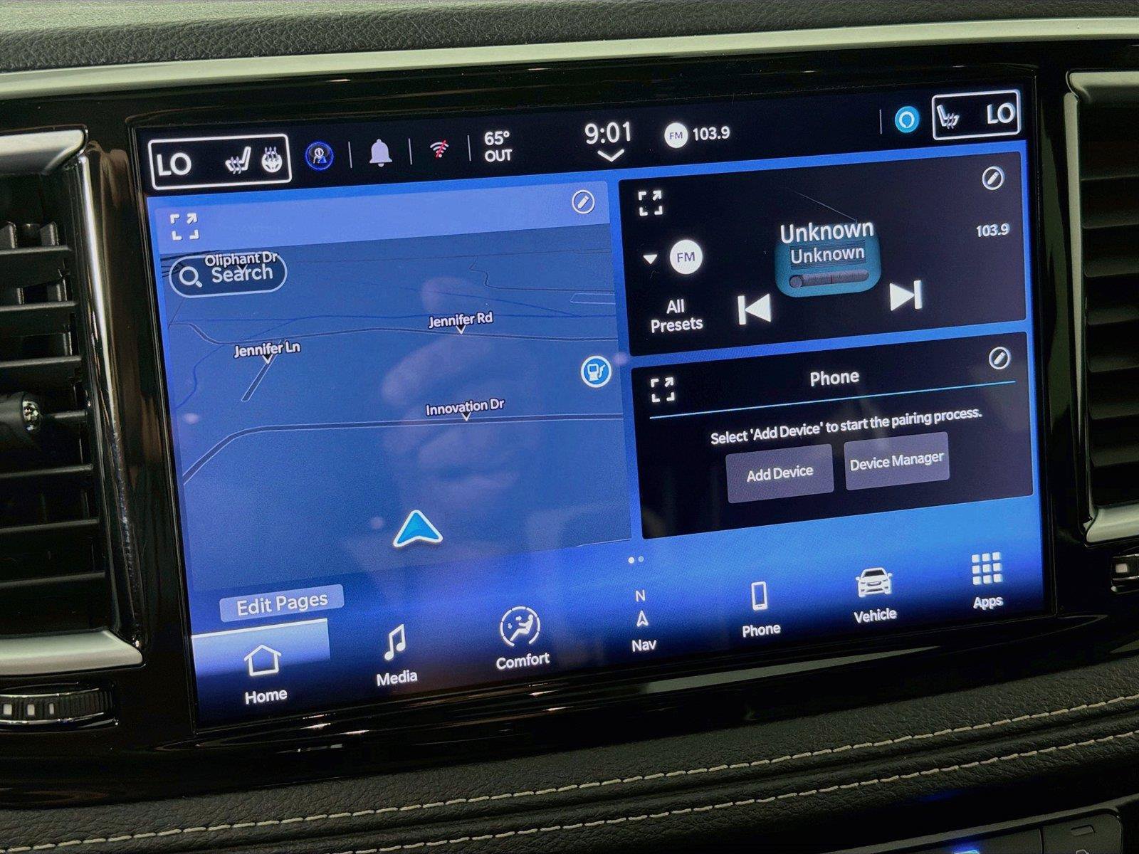 Used 2025 Chrysler Pacifica Limited FWD image 19