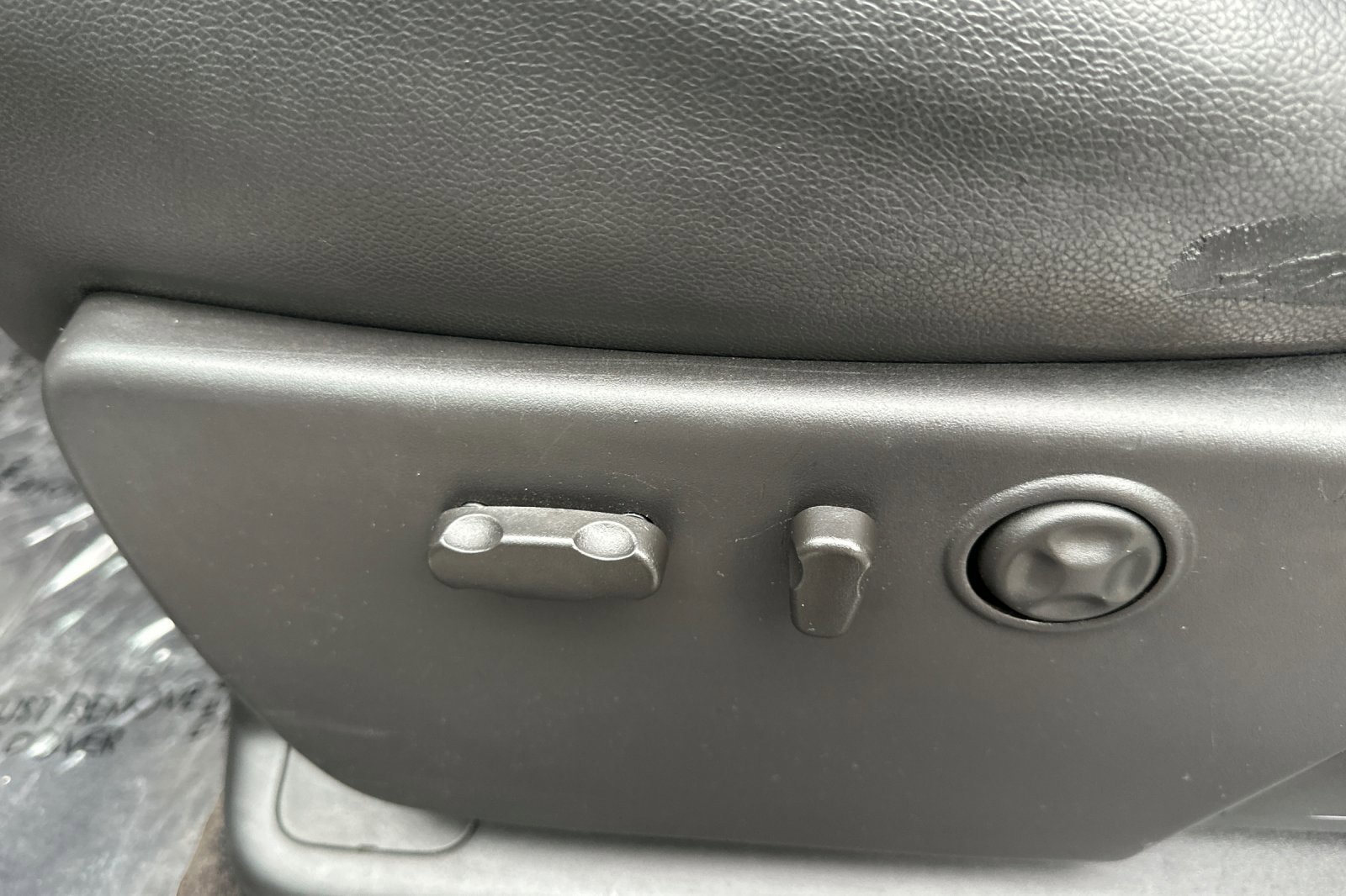 Used 2014 GMC Sierra 3500 SLT w/ SLT Convenience Package image 13