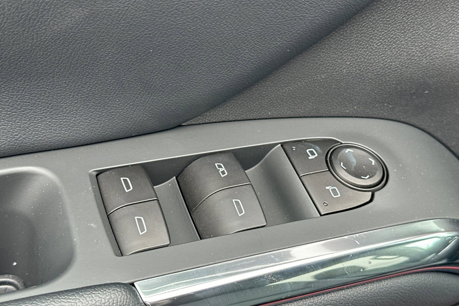 New 2025 Chevrolet Traverse LT w/ Enhanced Driving Package image 12