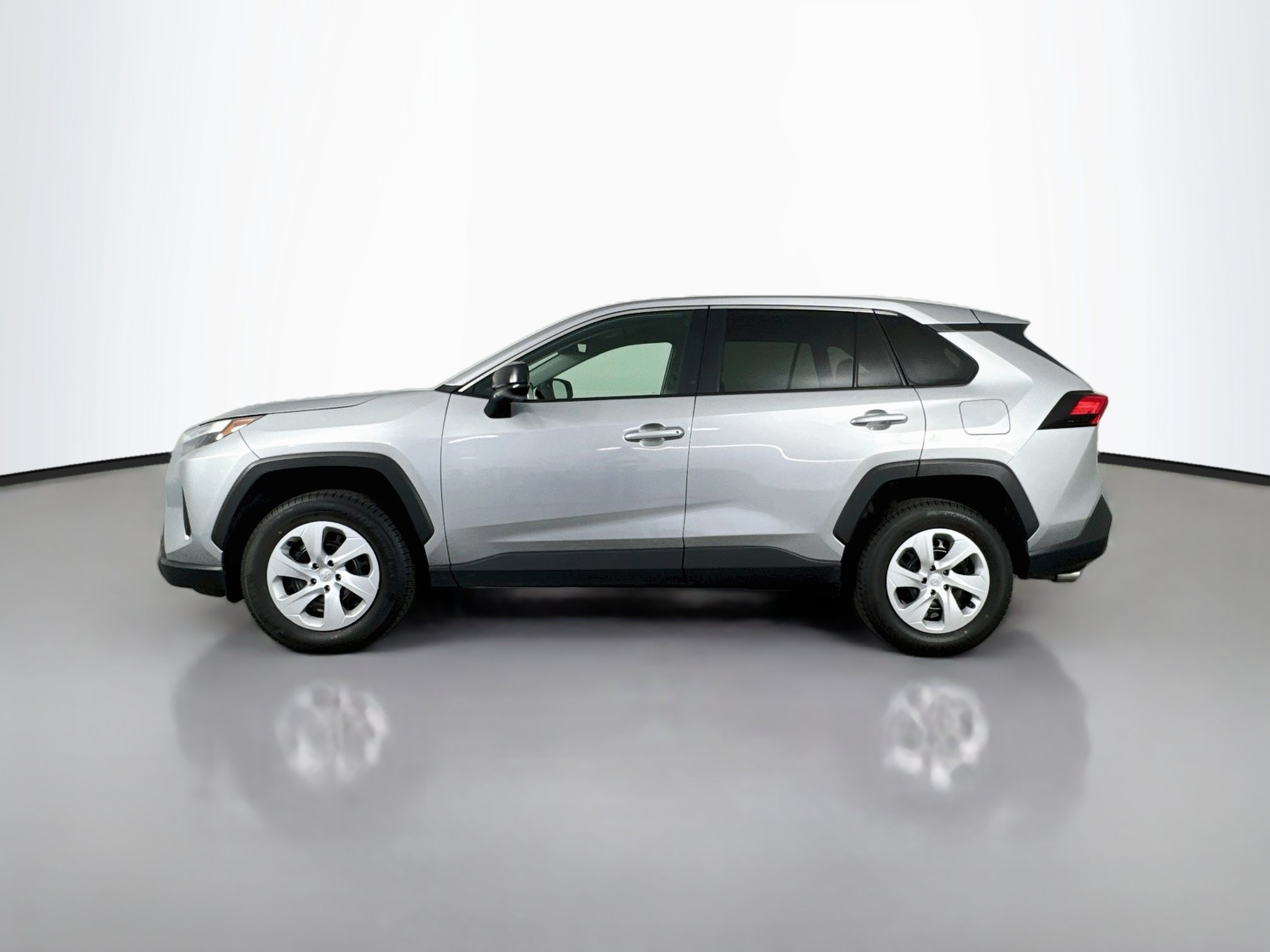 Certified 2025 Toyota RAV4 LE AWD/4WD image 4