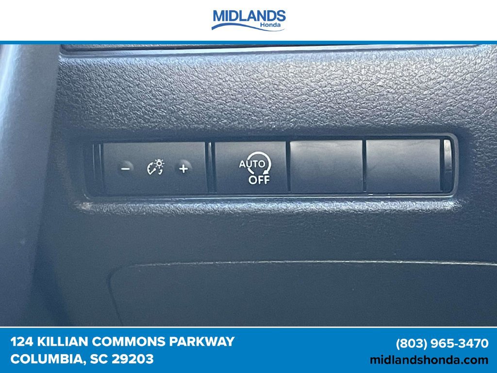 Used 2023 Nissan Rogue S AWD/4WD image 17