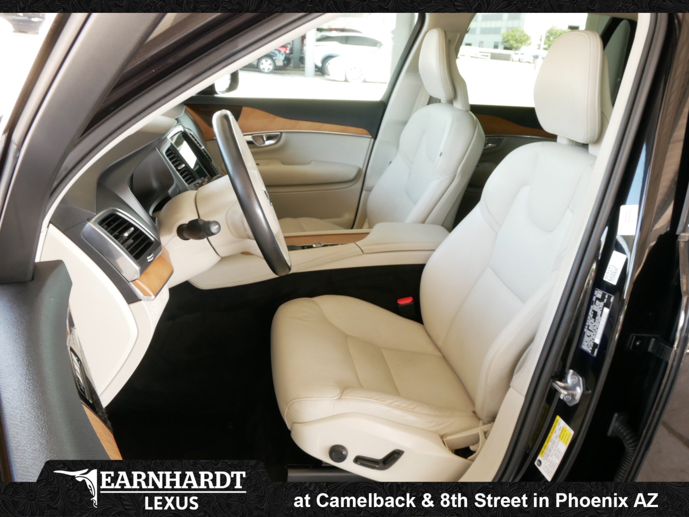 Used 2021 Volvo XC90 T6 Momentum w/ Protection Package Premier AWD/4WD image 2