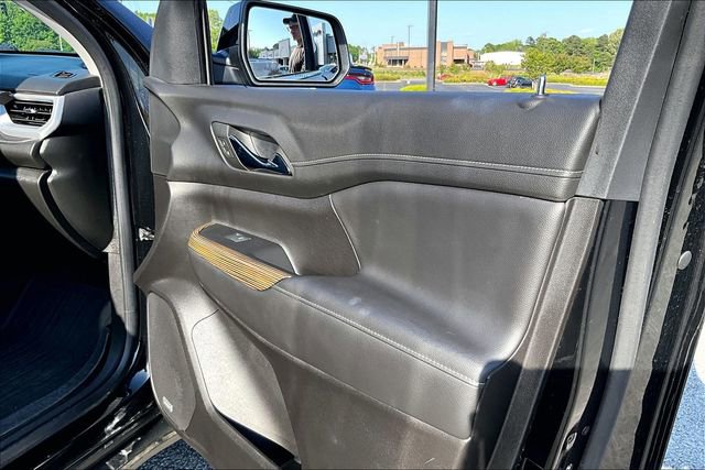 Used 2023 GMC Acadia SLE w/ Driver Convenience Package FWD image 25