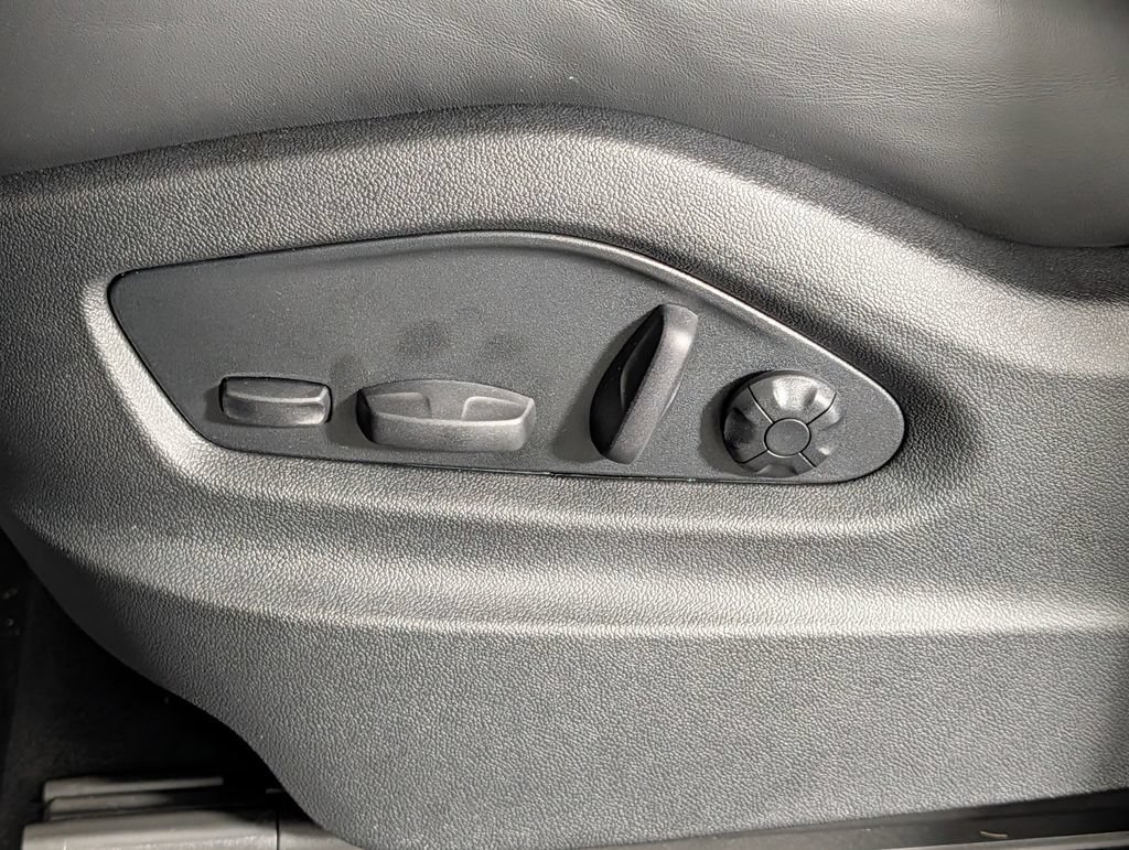 New 2026 Porsche Cayenne Coupe AWD/4WD image 29