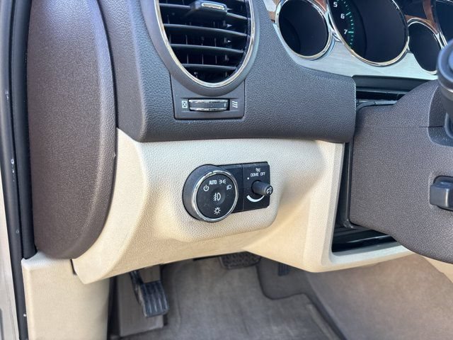 Used 2012 Buick Enclave Premium FWD image 24