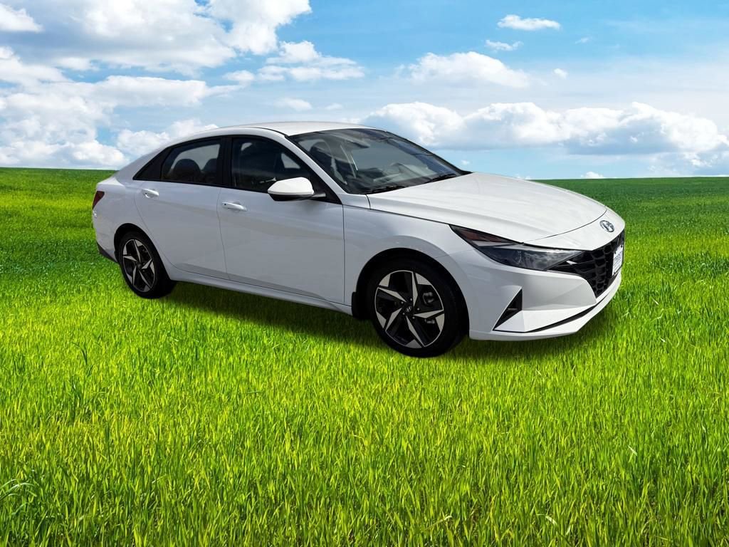 Used 2023 Hyundai Elantra SEL w/ Convenience Package image 3