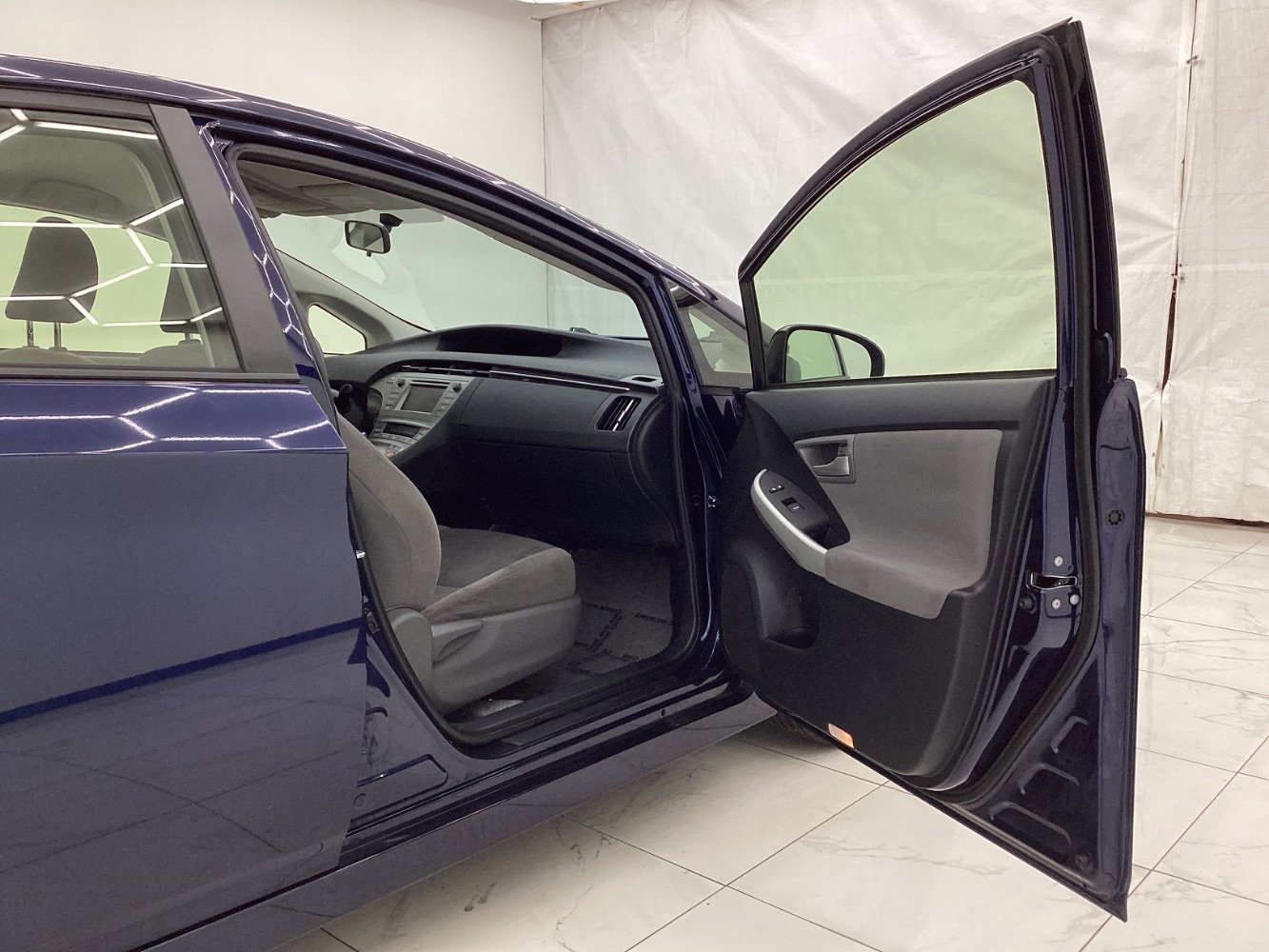 Used 2015 Toyota Prius Two image 17