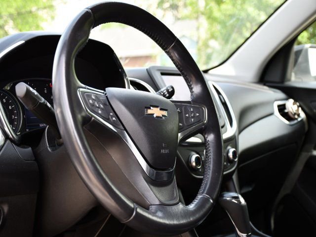 Used 2020 Chevrolet Equinox LT w/ Sport Edition image 11