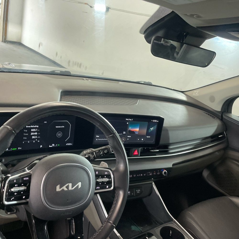 Used 2025 Kia Carnival SX FWD image 19