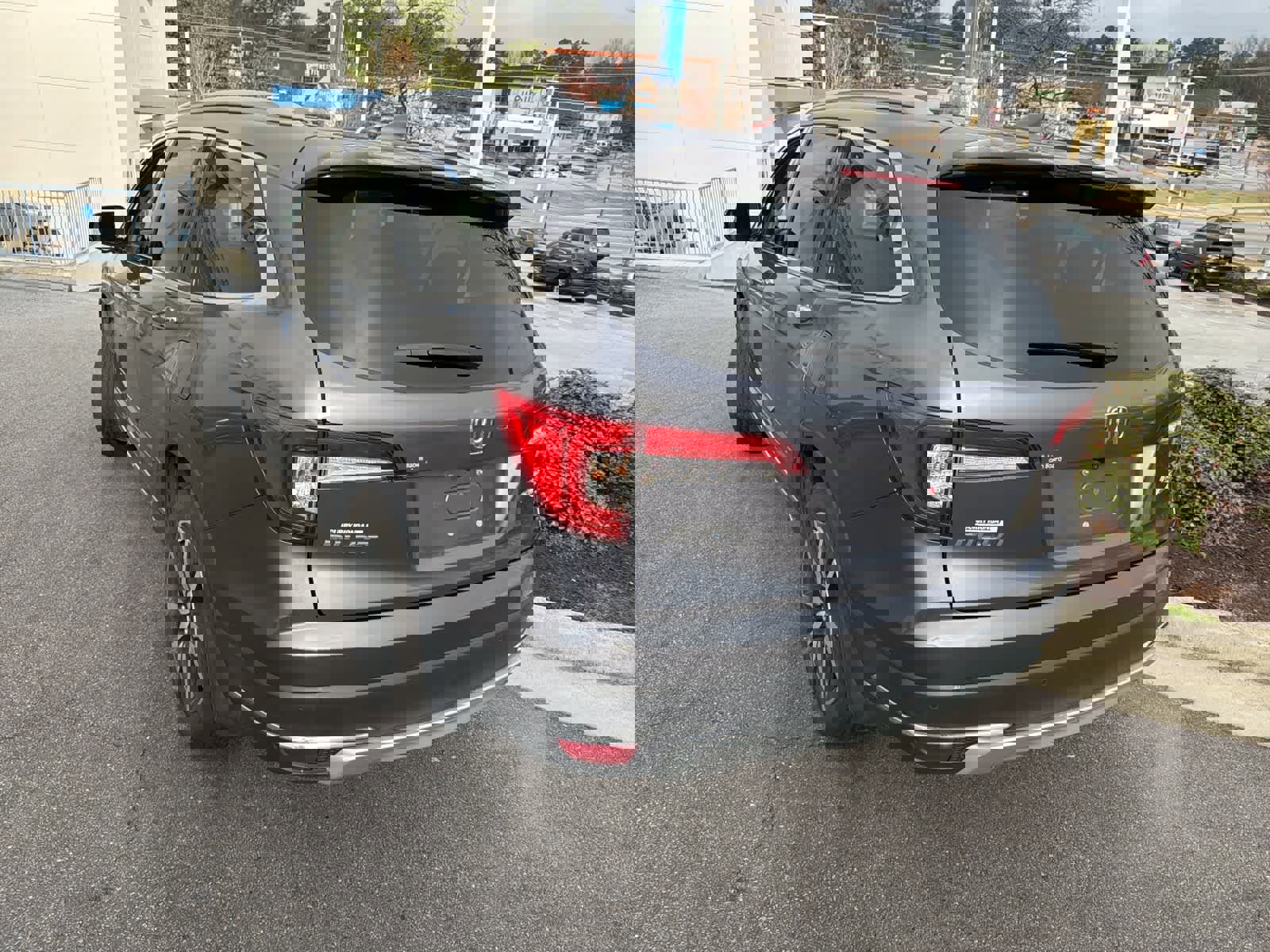 Used 2022 Honda Pilot Elite image 8