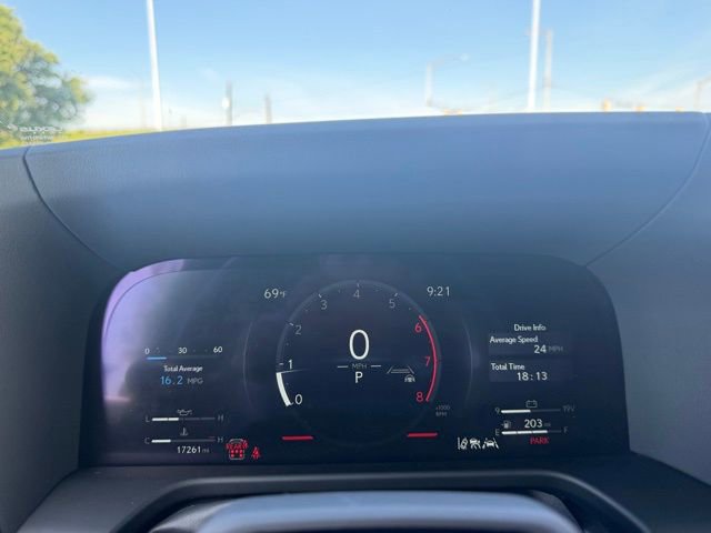 Used 2024 Lexus GX 550 w/ Accessory Package (2T) image 17