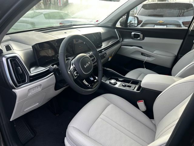 Used 2025 Kia Sorento EX image 13