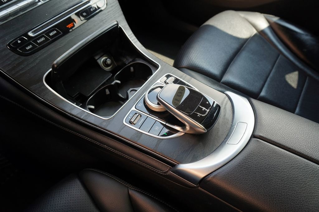 Used 2018 Mercedes-Benz GLC 300 4MATIC image 23