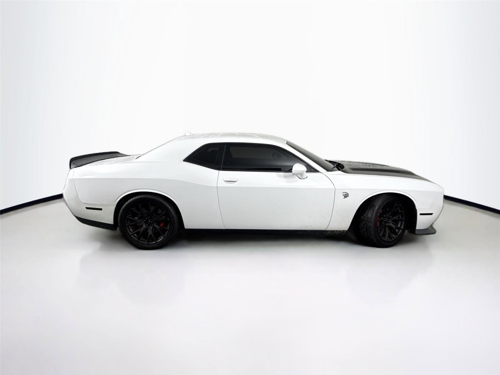 Used 2015 Dodge Challenger SRT Hellcat image 5