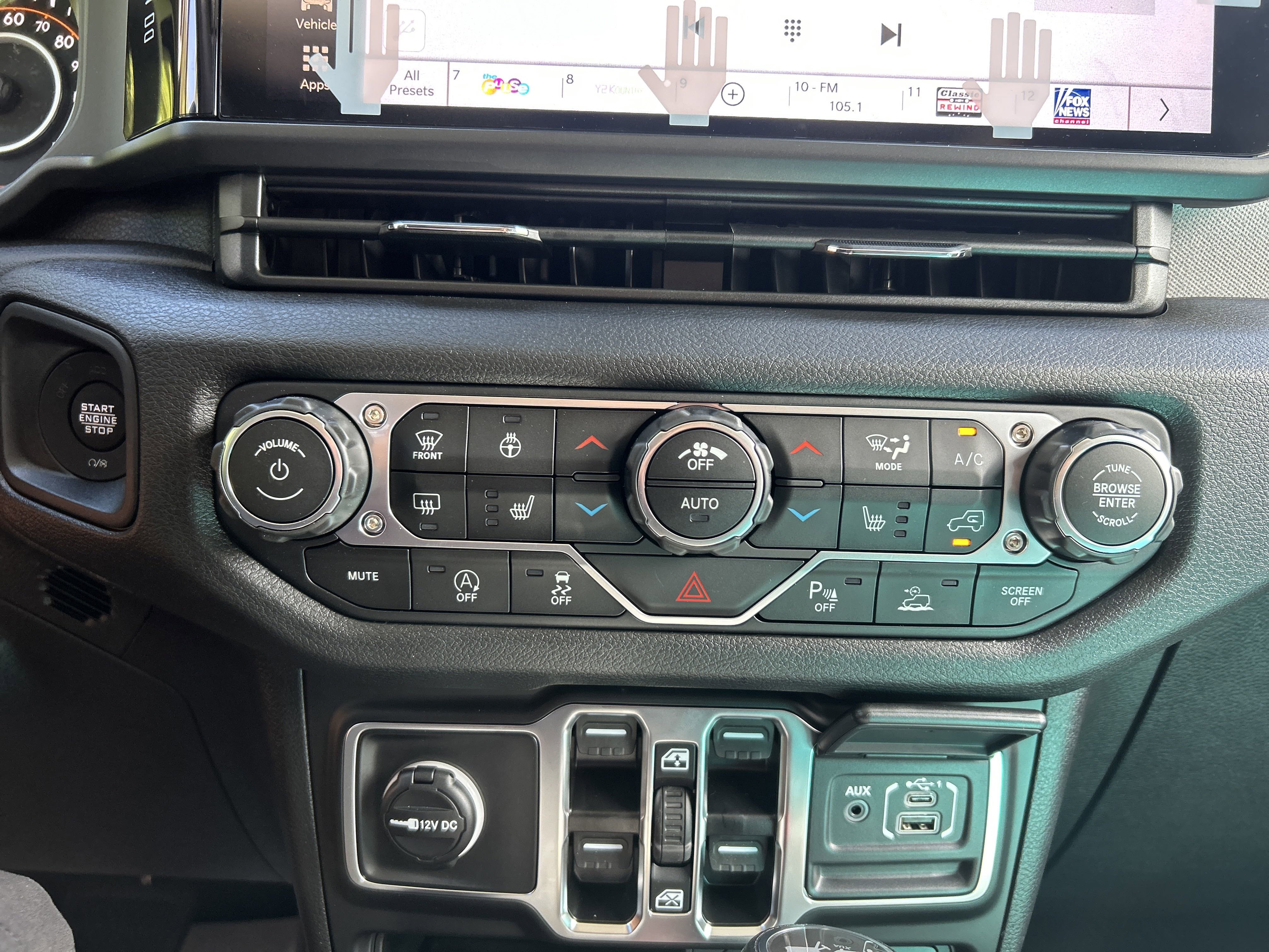 New 2025 Jeep Wrangler Sport S image 24