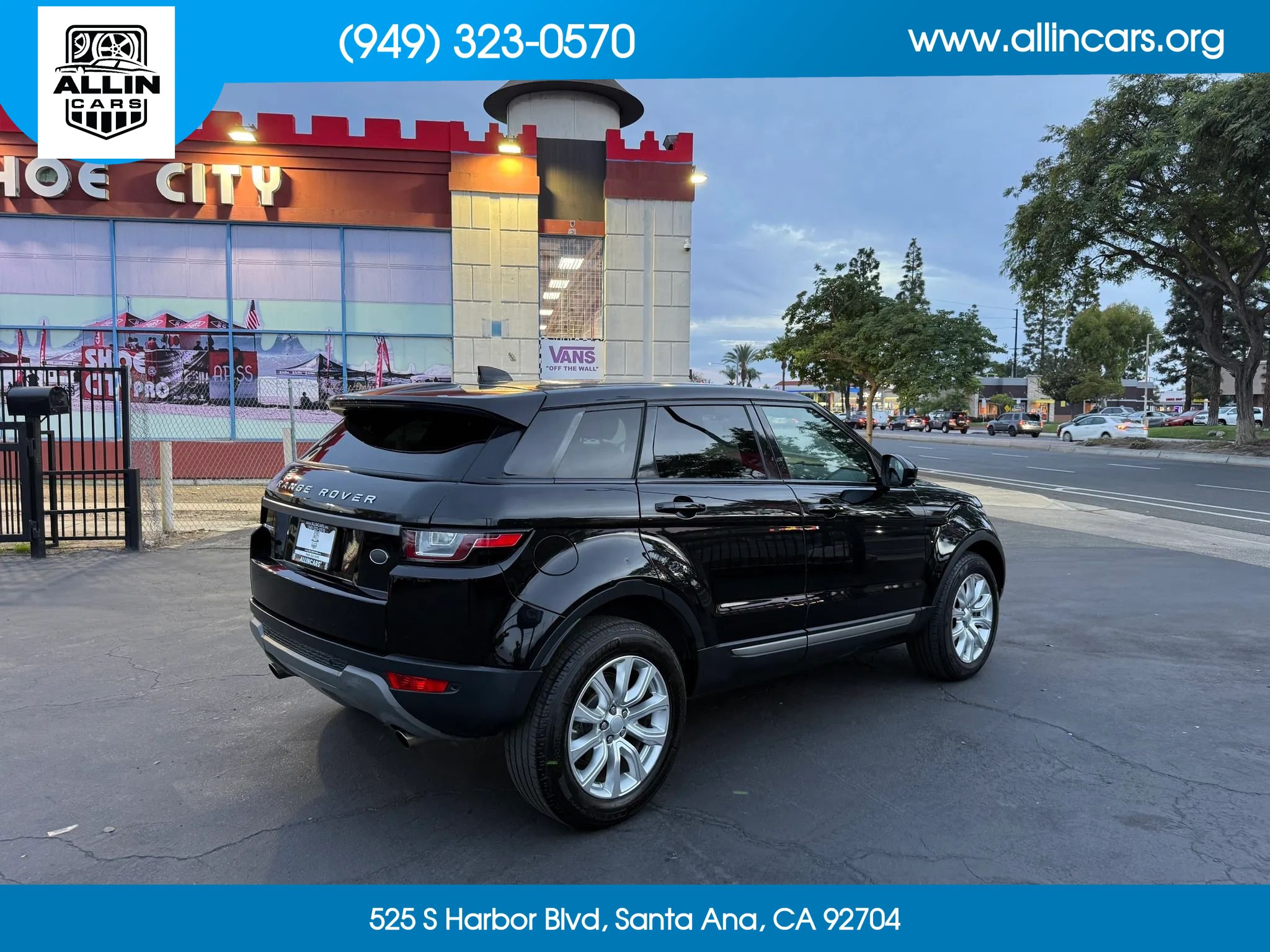 Used 2017 Land Rover Range Rover Evoque SE AWD/4WD image 4