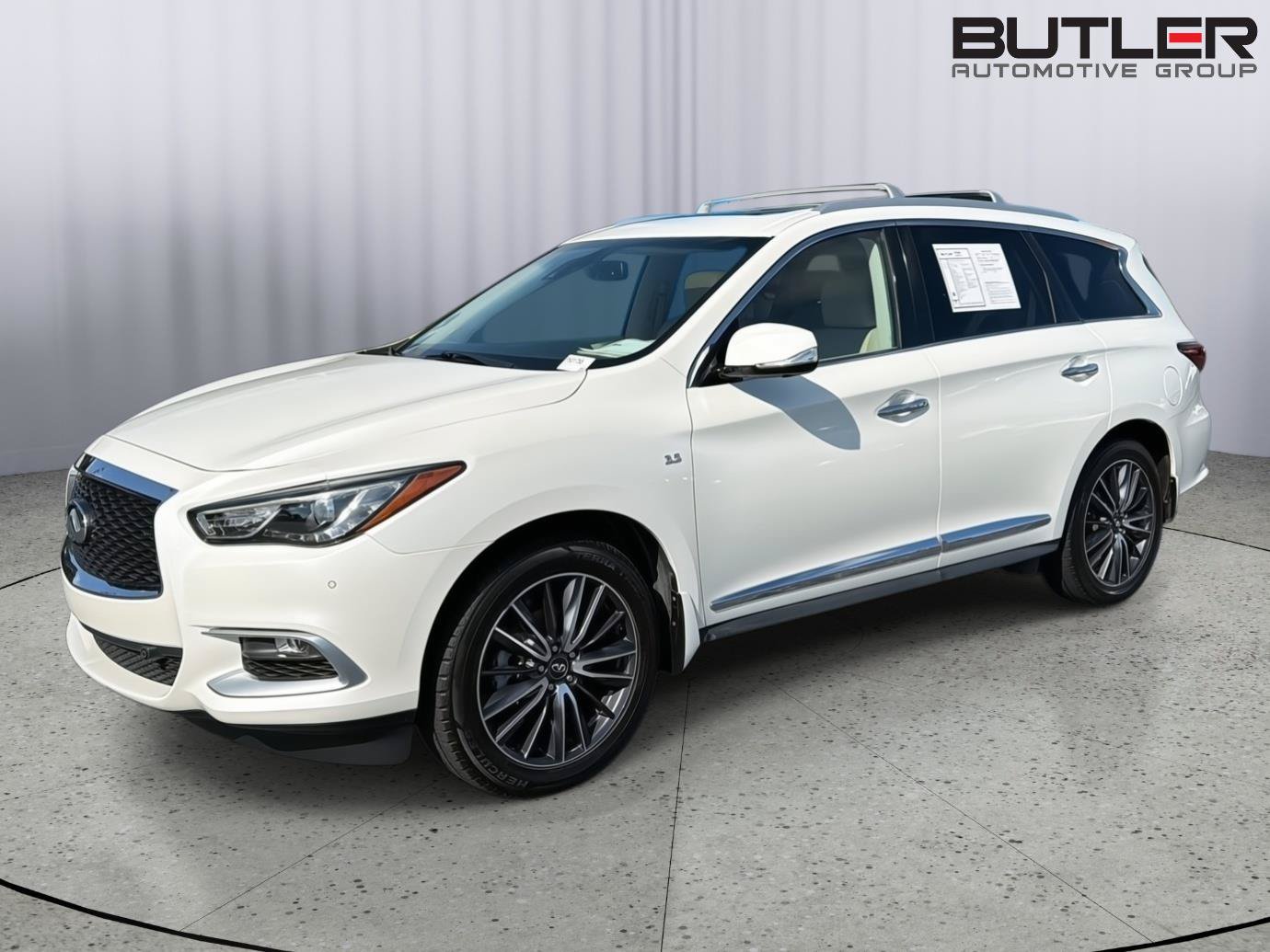 Used 2016 INFINITI QX60 FWD w/ Deluxe Technology Package