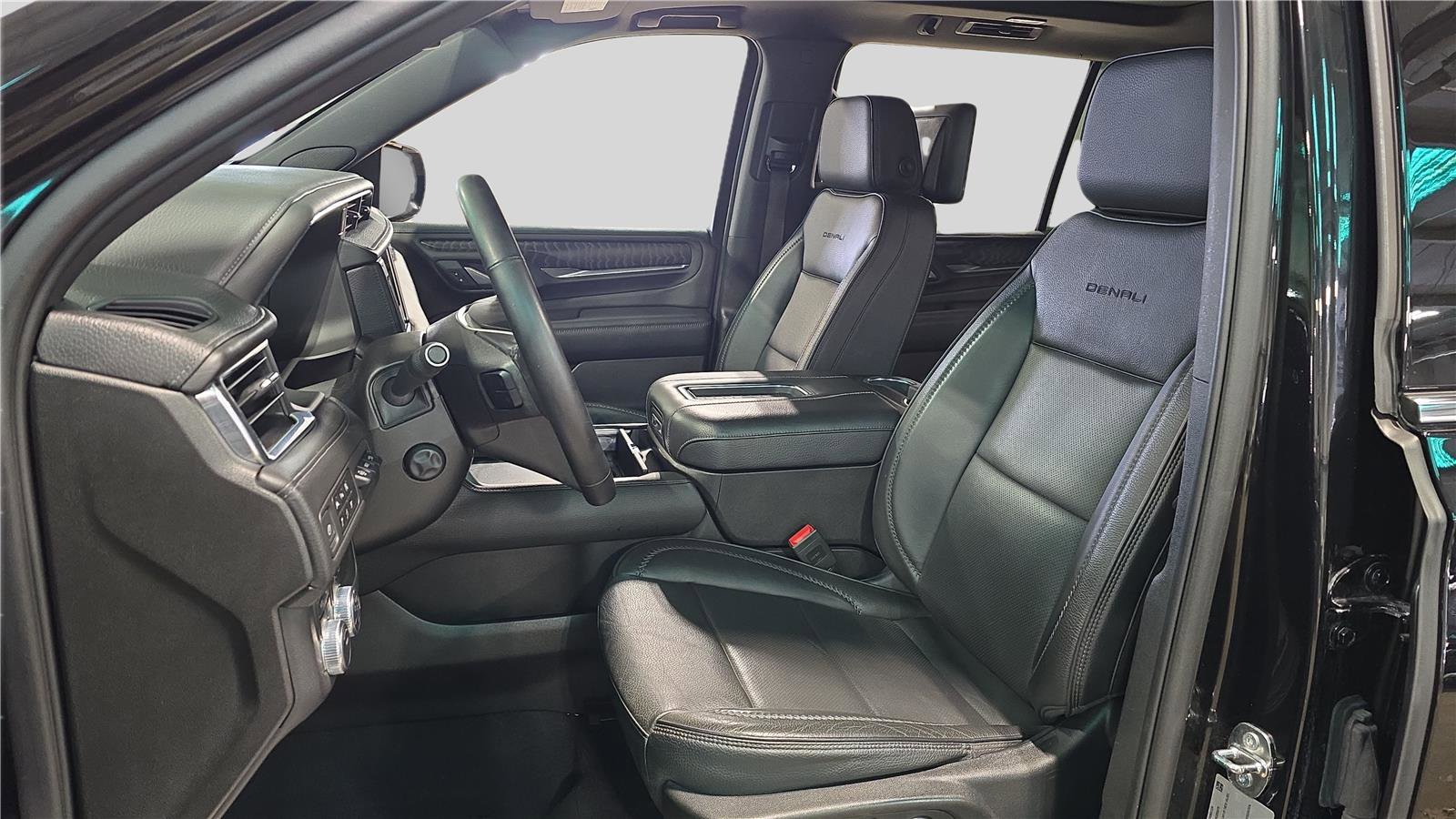 Used 2023 GMC Yukon XL Denali w/ LPO, Floor Liner Package AWD/4WD image 11