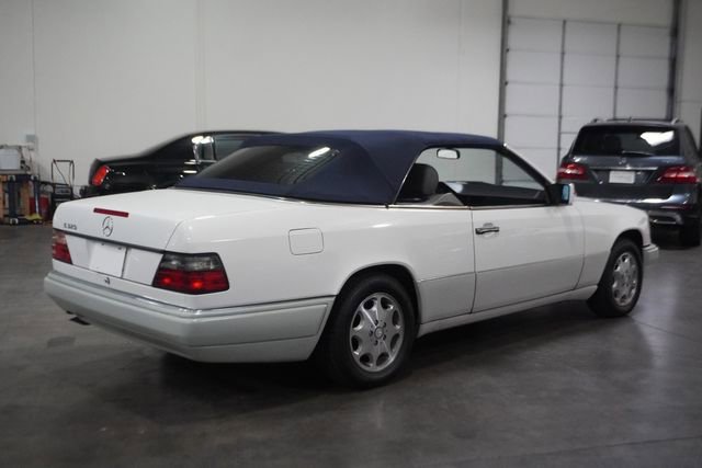 Used 1995 Mercedes-Benz E 320 Convertible image 5