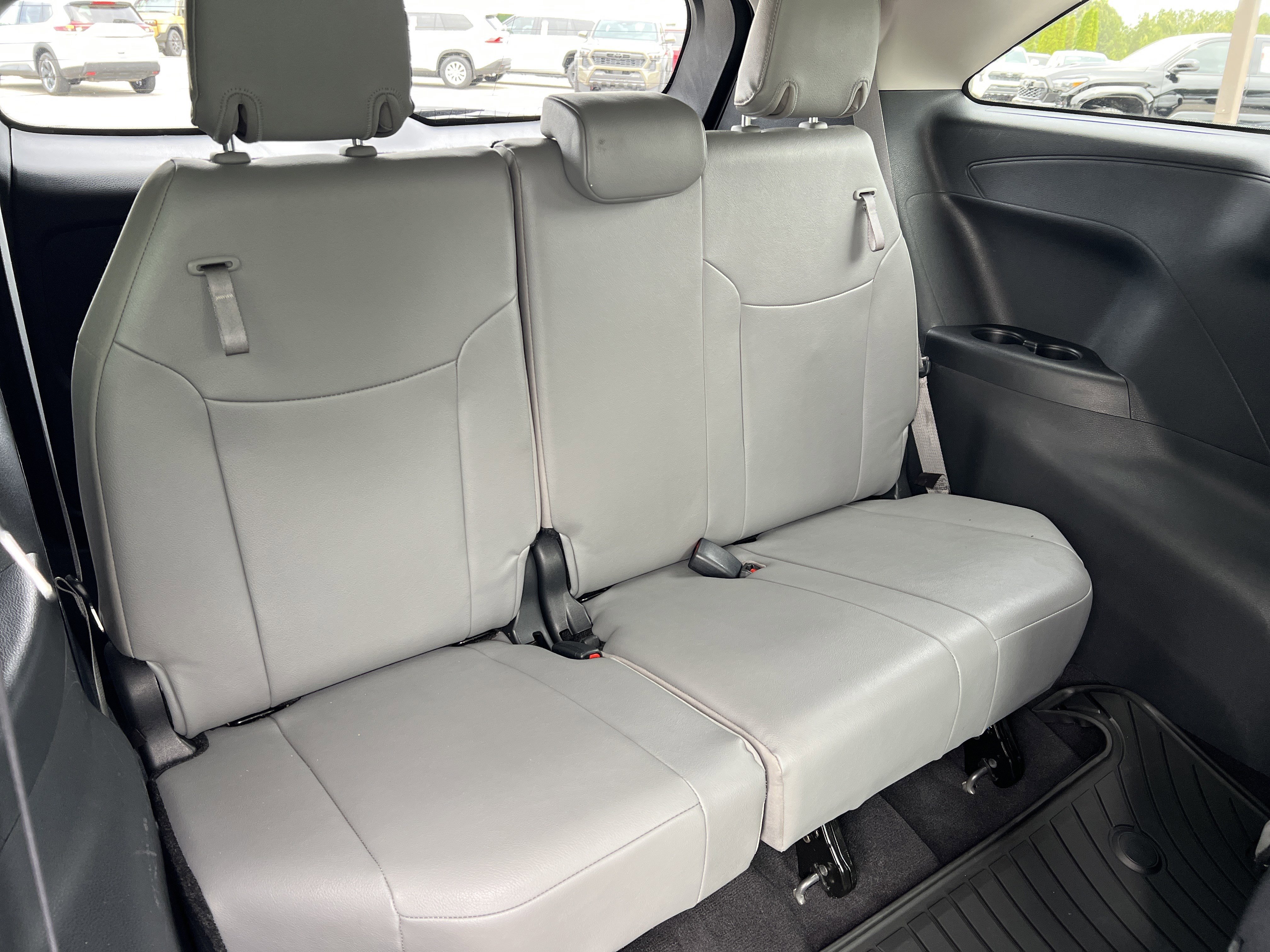 Certified 2025 Toyota Sienna XLE FWD image 31