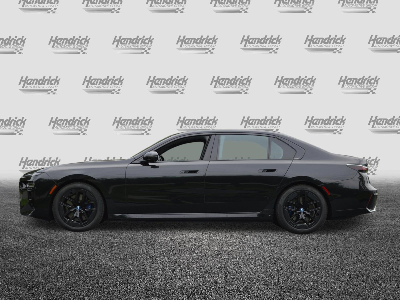 Certified 2023 BMW i7 xDrive60 w/ Executive Package 2 AWD/4WD image 8