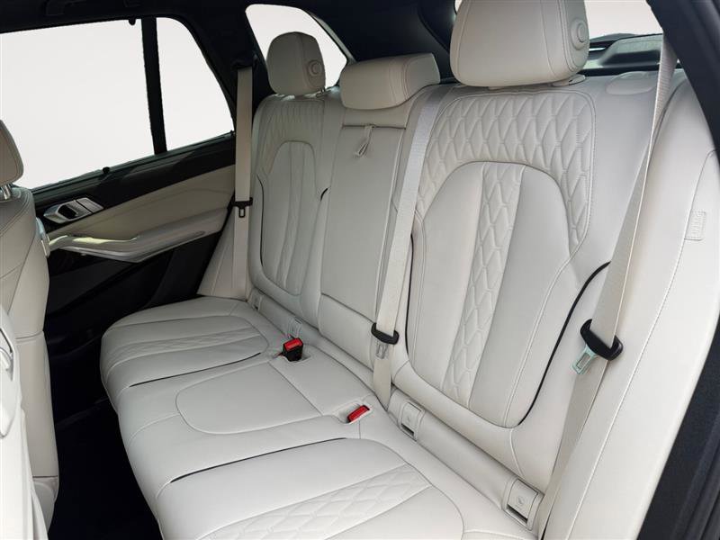 Used 2025 BMW X5 xDrive50e w/ M Sport Package AWD/4WD image 15
