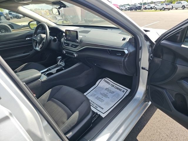 Used 2024 Nissan Altima 2.5 SV image 31