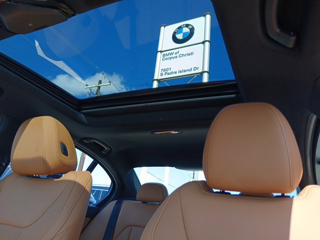 New 2026 BMW 330i Sedan w/ M Sport Package RWD image 24
