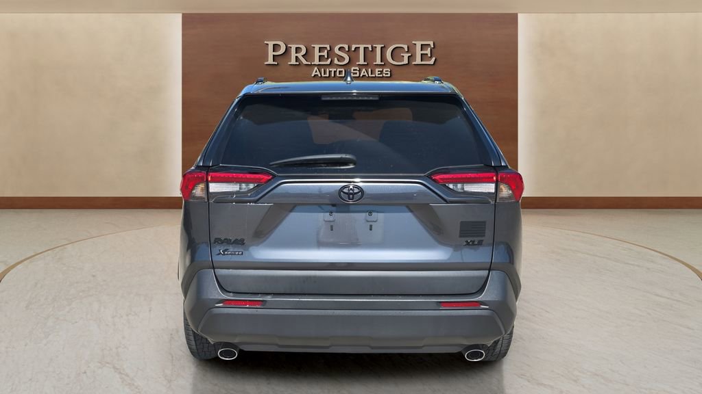 Used 2021 Toyota RAV4 XLE image 5