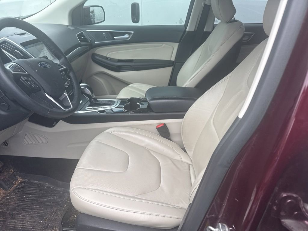Used 2017 Ford Edge Titanium w/ Equipment Group 301A AWD/4WD image 10