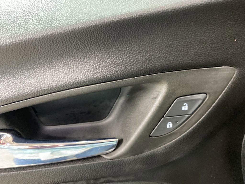 Used 2023 Chevrolet Equinox LT image 27