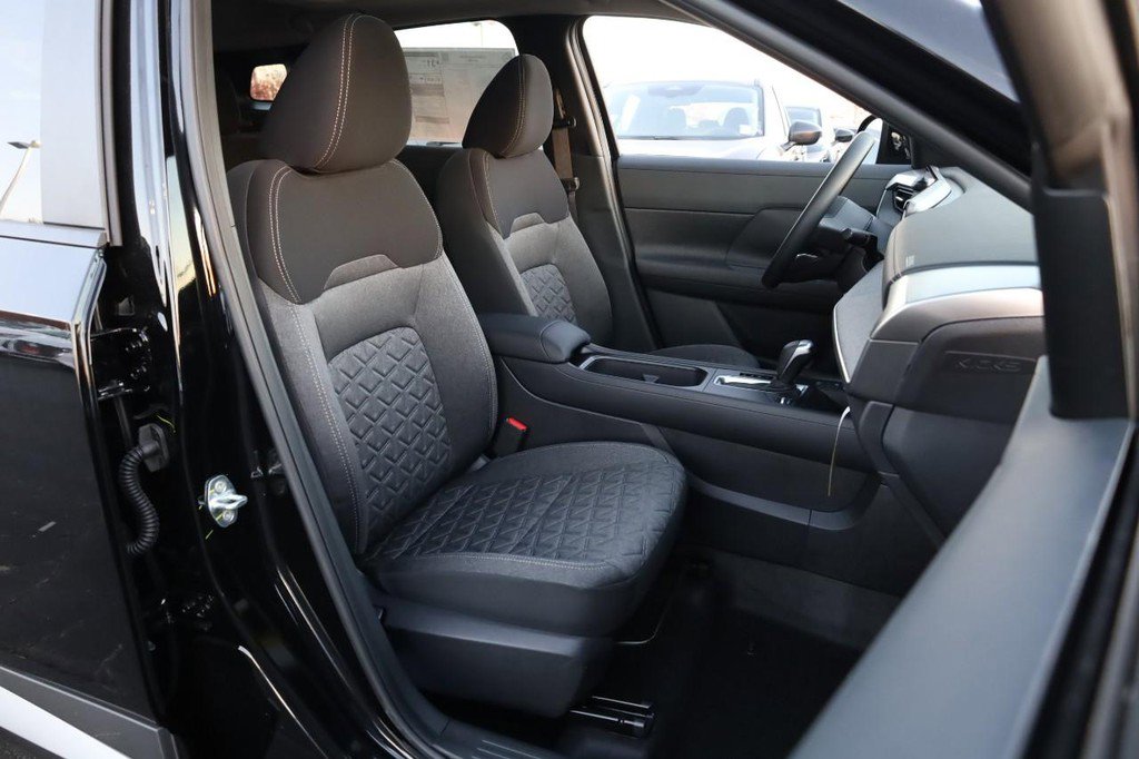 New 2026 Nissan Kicks SV w/ SV Premium Package image 26