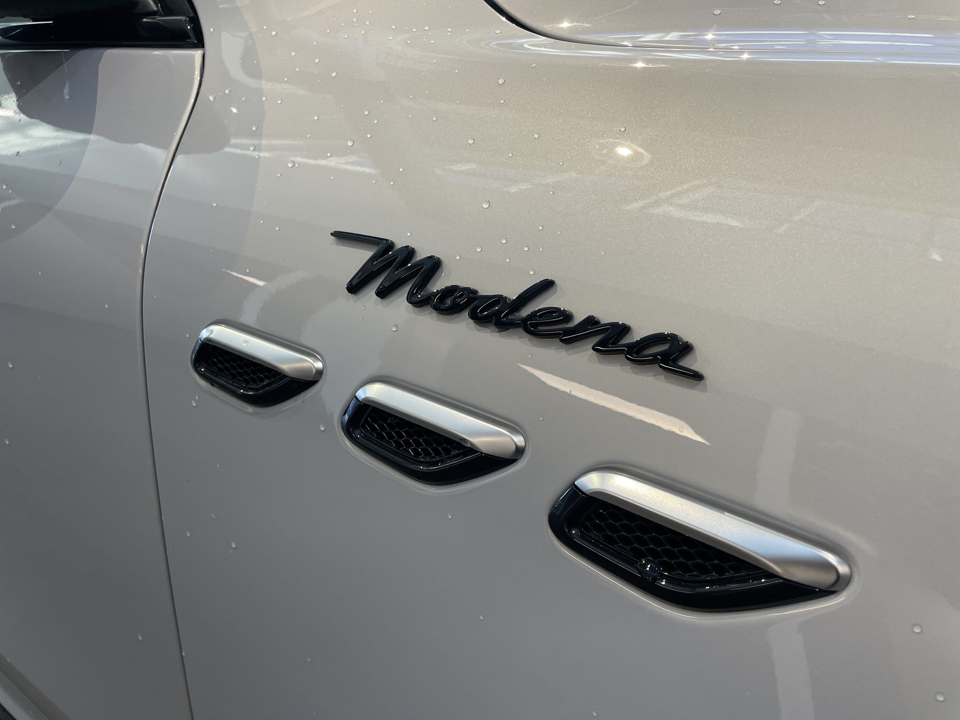 Used 2023 Maserati Grecale Modena AWD/4WD image 13