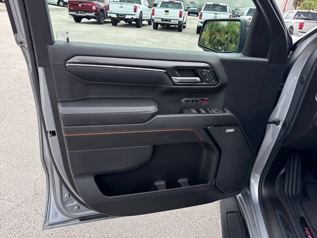 Used 2024 GMC Sierra 1500 AT4 w/ Technology Package AWD/4WD image 14